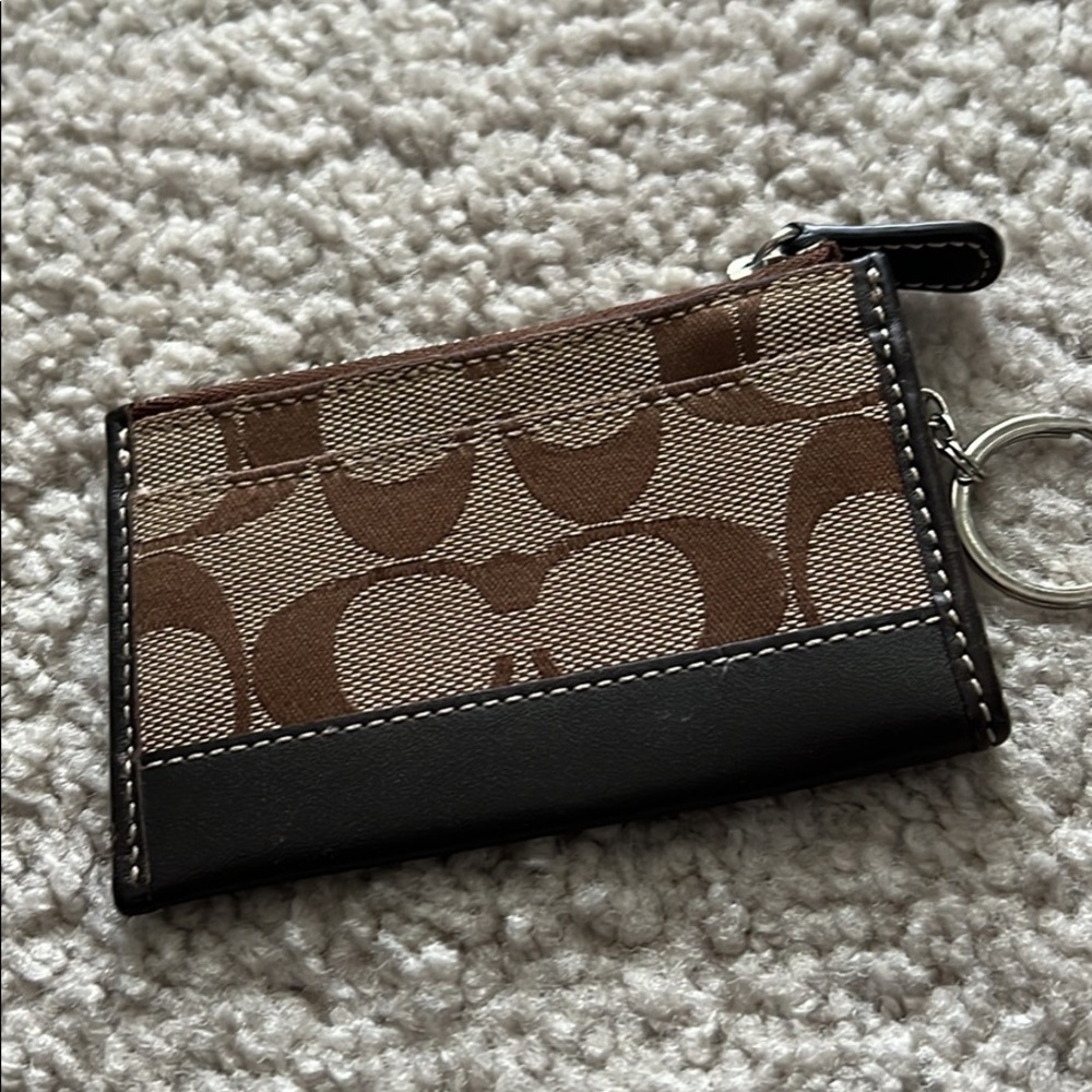 ❌SOLD❌ Coach Signature Card Case with Zipper